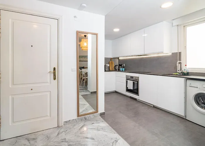 Deluxe Three-Bedroom Apartment